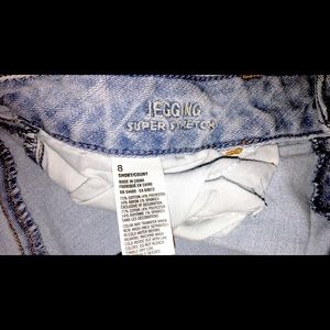 AMERICAN EAGLE JEGGINGS SZ. 8 SHORT(8S)